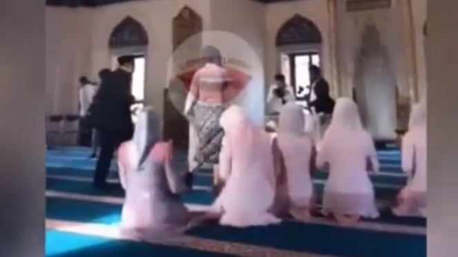 Suasana masjid di pernikahan Reino-Syahrini
