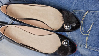 Flat Shoes Jadi Item Fesyen Andalan Perempuan Indonesia