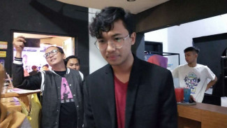 Tak Sengaja Ditemukan Harry Toledo, Lagu Pria Ini Diputar di 450 Radio