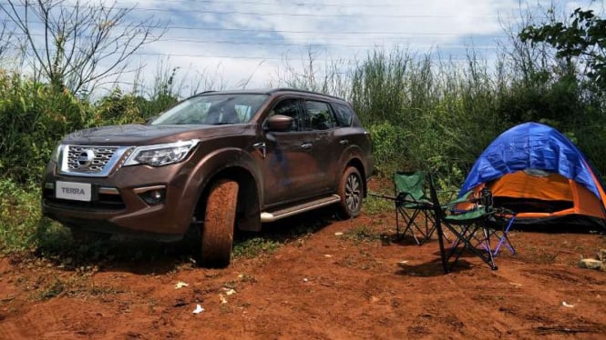 Test drive Nissan Terra