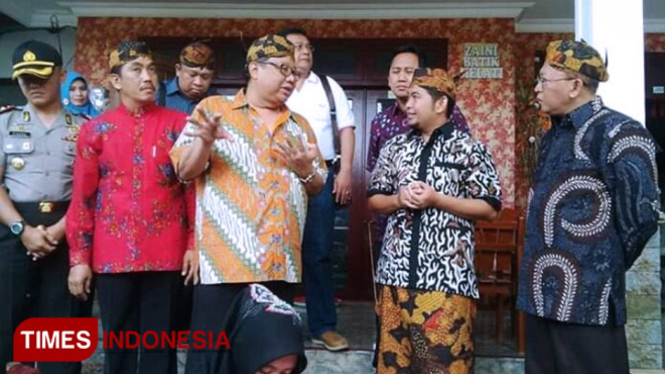Kunjungan Menteri Koperasi dan UMKM Bapak Puspayoga ke tempat Batik Malati. (FOTO: AJP/TIMES Indonesia)