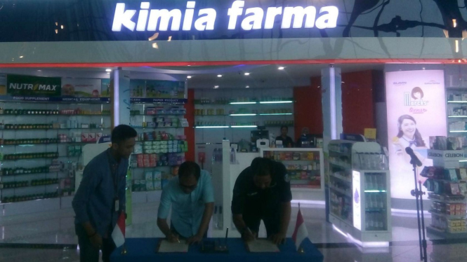 Kerja sama PT AP II dan Kimia Farma soal tarif kargo di Bandara Soetta.