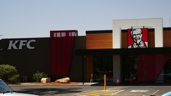 Restoran makanan cepat saji KFC di Alice Spring mengaku tetap bertahan meski telah mengalami perusakan berkali-kali senilai $8,000 atau hampir Rp80 juta.