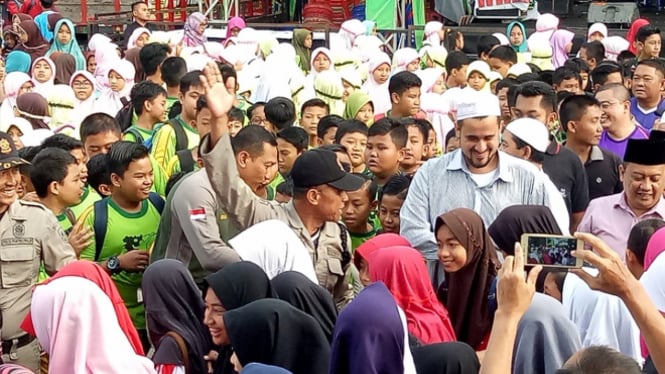 Jalan sehat, rangkaian event Festival Pendalungan dan Pasar Rakyat Muslimat NU d Kota Probolinggo (foto: Istimewa)