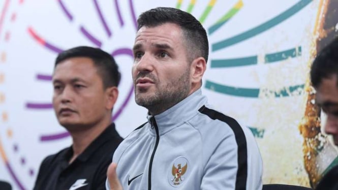 Pelatih Timnas Indonesia, Simon McMenemy