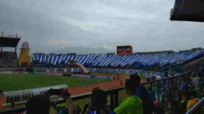 Stadion Si Jalak Harupat, Bandung.