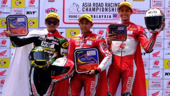 Momen podium SS600cc seri perdana Asia Road Racing Championship 2019