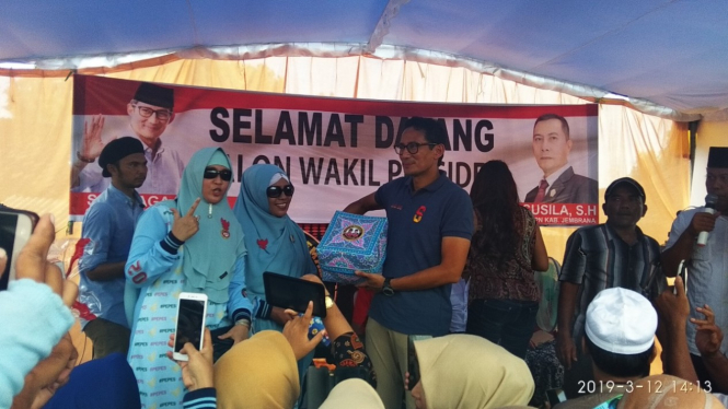 Calon wakil presiden Sandiaga Salahuddin Uno berkampanye di Bali dan menemui pendukungnya di Kabupaten Jembrana pada Rabu, 13 Maret 2019.