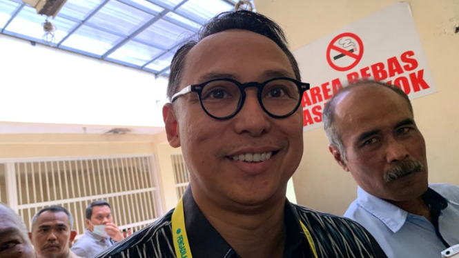 Politikus PDIP Nico Siahaan setelah menjadi saksi untuk bupati nonaktif Cirebon, Sunjaya, di Pengadilan Negeri Kelas 1A Khusus Bandung, Jawa Barat, pada Rabu, 13 Maret 2019.