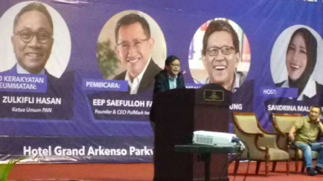 Pemerhati Sosial-Politik Rocky Gerung saat berbicara di Kota Semarang,.