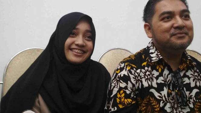 Penyanyi salawat, Veve Zulfikar bersama ayahnya, Qori Zulfikar