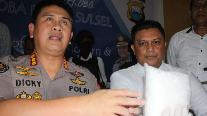 Pengungkapan kasus Sabu seberat 1 kg di Sulawesi Selatan.