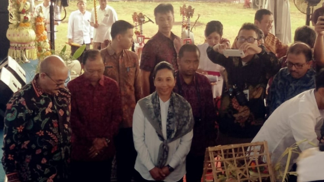 Menteri BUMN Rini Soemarno menghadiri ground breaking Hotel Indonesia Bali di kawasan Inna Grand Bali Beach, Denpasar, pada Jumat, 15 Maret 2019.