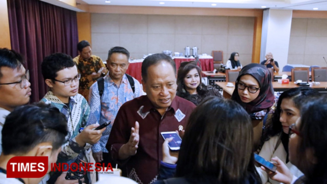 Menristekdikti RI Mohamad Nasir pada acara diskusi bersama media di Kemenristekdikti Jakarta, Jumat (15/3). (FOTO: Ivan Iskandaria/TIMES Indonesia)