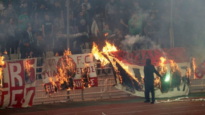 Kerusuhan di duel Panathinaikos versus Olympiakos