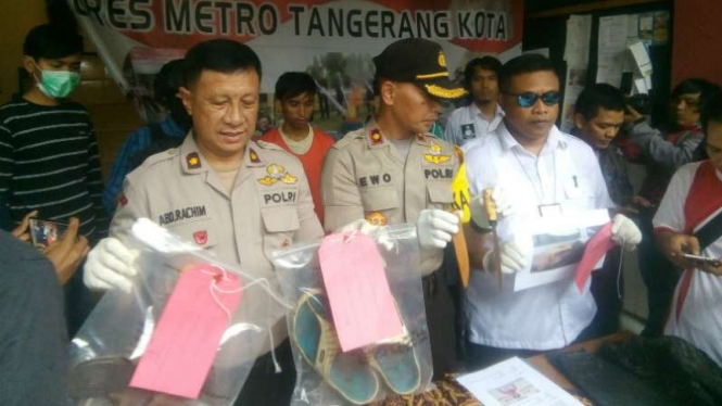 Kapolsek Tangerang Kompol Ewo Samono merilis penangkapan tersangka pembunuhan. 