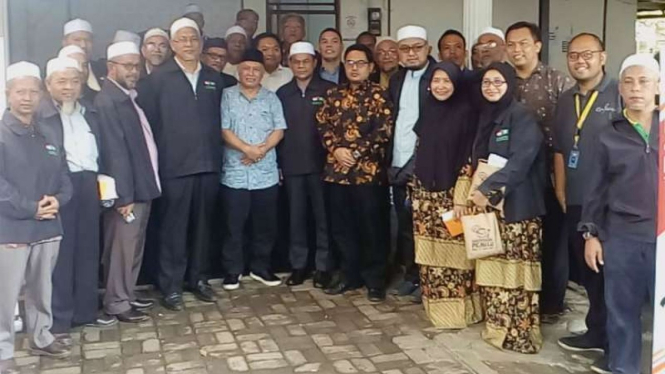 Politisi dari Partai Islam Malaysia (PAS) berkunjung ke KPUD Kota Depok.