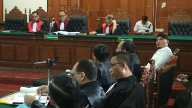 Sidang Ahmad Dhani di Pengadilan Negeri Surabaya, Jawa Timur, pada Selasa, 19 Maret 2019.