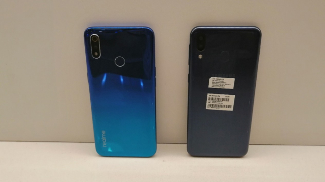 realme 2 vs Samsung M20