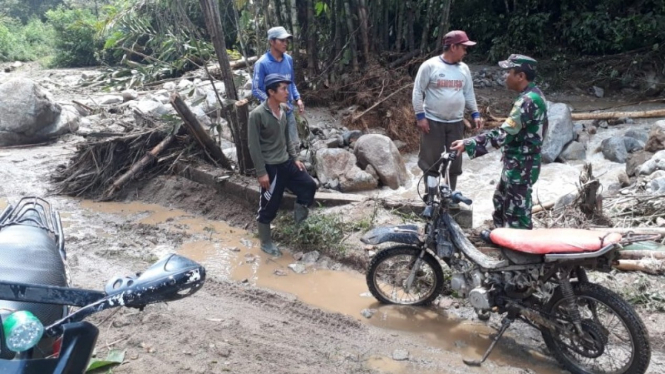 Danramil meninjau lokasi banjir di Kecamatan Jangkat, Jambi