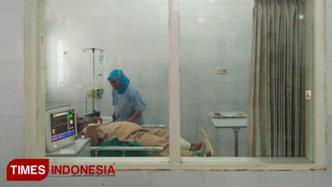 Nurhidayati menjalani perawatan intensif di ruang ICU RSUD dr. Soegiri Lamongan, Rabu (20/3/2019). (FOTO: MFA Rohmatillah/TIMES Indonesia)