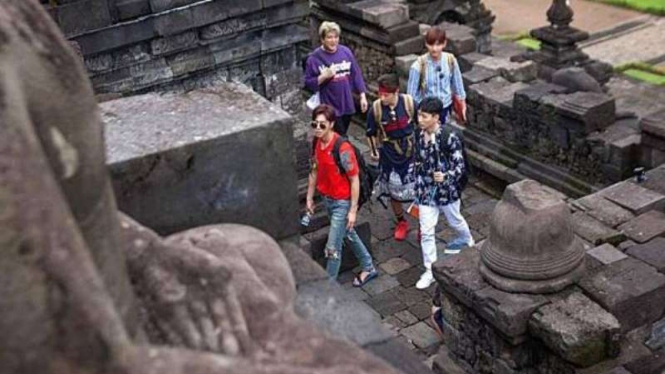 Super Junior di Candi Borobudur