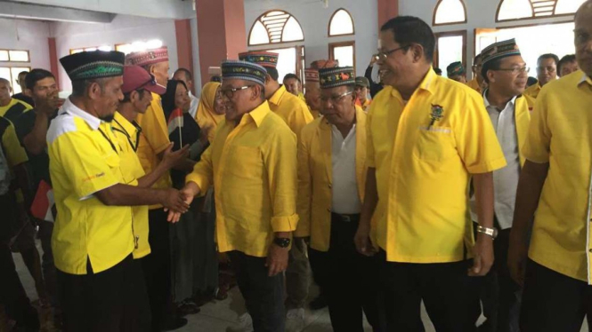 Ketua Dewan Pembina Partai Golkar Aburizal Bakrie atau ARB menghadiri forum Temu Kader di Labuan Bajo, Manggarai Barat, Nusa Tenggara Timur, pada Kamis, 21 Maret 2019.