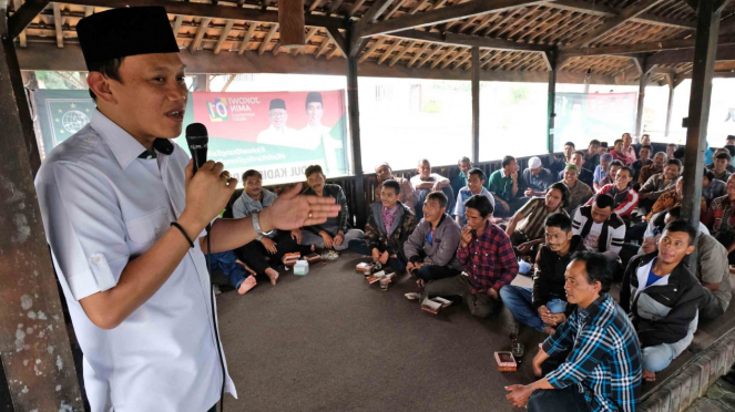 sorot kegiatan relawan Jokowi