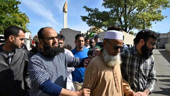 Para jamaah telah kembali ke masjid Al-Noor di Christchurch, Selandia Baru.-AFP
