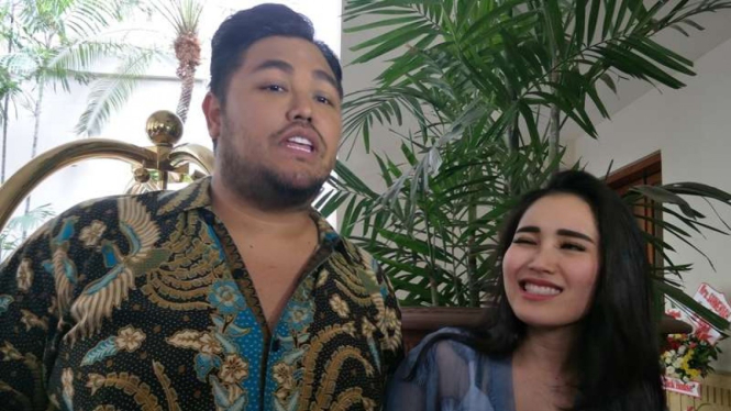 Ivan Gunawan dan Ayu Ting Ting 