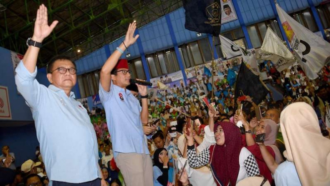 Calon Wakil Presiden nomor urut 02 Sandiaga Uno saat kampanye di Jakarta Utara