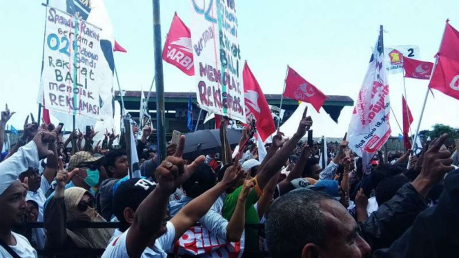 Kampanye Prabowo di Bali, disambut pendukungnya.
