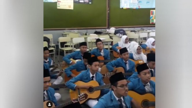 Siswa SMP mainkan musik Kodaline