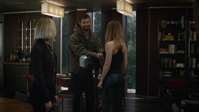 Thor dan Captain Marvel di Avengers: Endgame