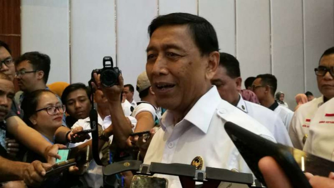 Menteri Koordinator Bidang Politik Hukum dan Keamanan, Wiranto 