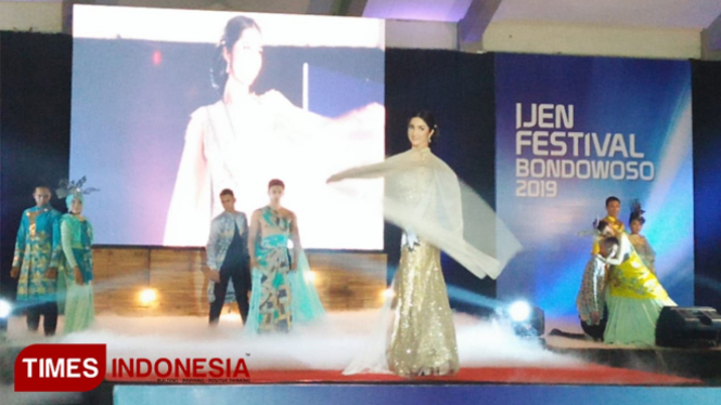 Pembukaan Ijen Festival yang dihadiri Puteri Indonesia 2018, Sonia Fergina Citra, di GOR Pelita (FOTO: Moh Bahri/TIMES Indonesia)