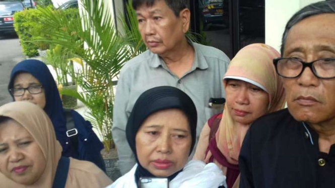 Para korban First Travel di Depok ingin berangkat ke Istana Bogor.