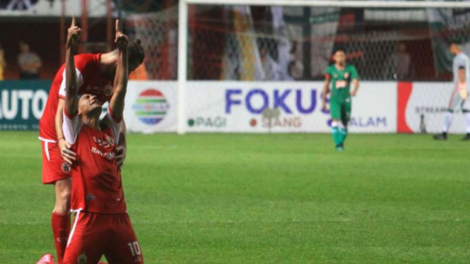 Pemain Persija Jakarta, Bruno Matos, rayakan gol.