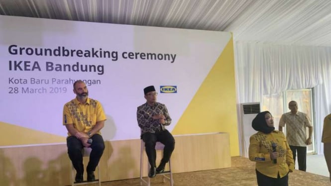 Groundbreaking IKEA di Bandung.