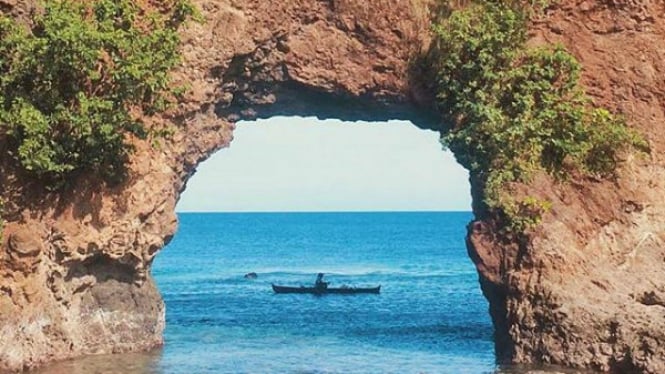 Wisata Ambon Maluku, Pintu Kota Beach