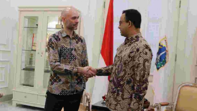 Gubernur DKI Jakarta Anies Baswedan bertemu Direktur Eksekutif C40 Mark Watts.