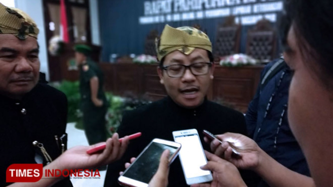 Wali Kota Malang Sutiaji usai menghadiri rapat Paripurna DPRD. (FOTO: Imadudin M/TIMES Indonesia)
