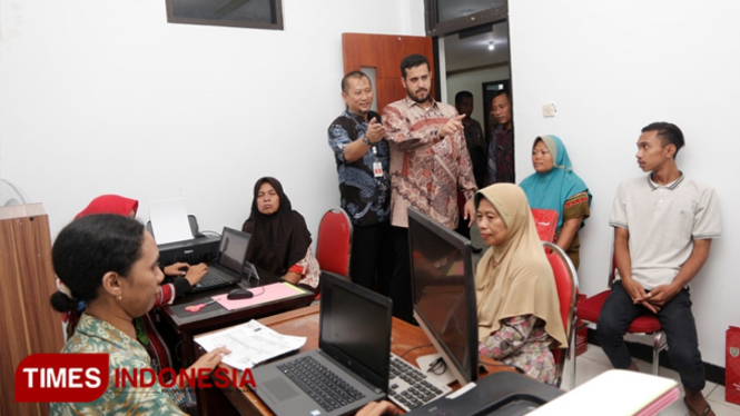 Wali Kota Probolinggo Hadi Zainal Abidin meninjau ruanga untuk ULTPK. (FOTO: Humas Pemkot for TIMES Indonesia)