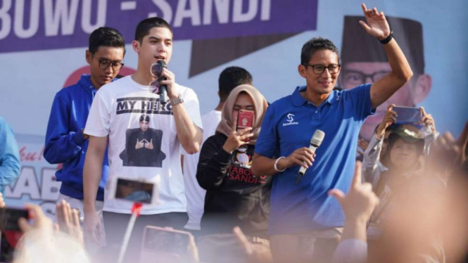 Cawapres Nomor 02 Sandiaga Uno dan Al Ghazali kampanye di Surabaya.