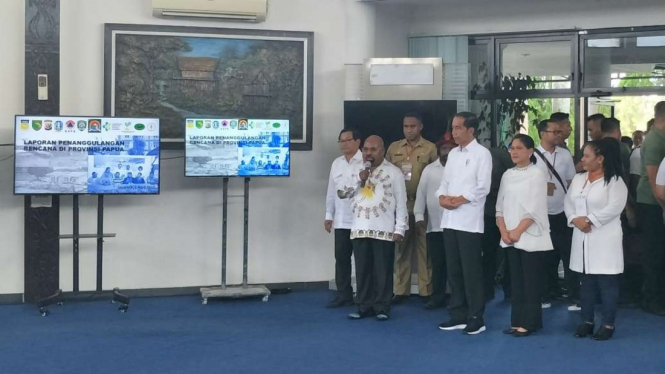 Presiden Joko Widodo di Bandara Sentani, Jayapura, Papua.