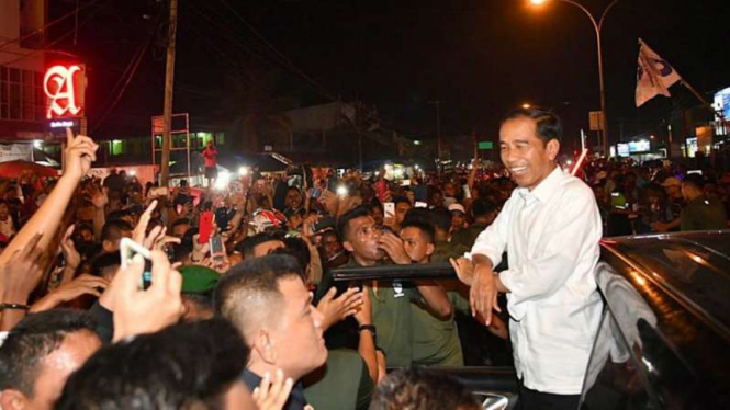 Presiden Joko Widodo dicegat warga di Sorong