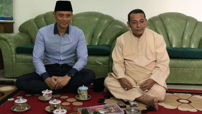 Agus Harimurti Yudhoyono, bersilahturahmi ke kediaman Habib Muhammad Luthfi.