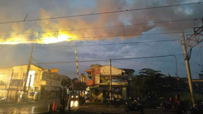 Percikan Api Bakar LAA di Bekasi