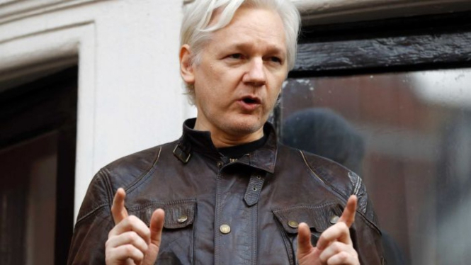 Julian Assange sudah berlindung di dalam gedung kedutaan Ekuador di London sejak tahun 2012.