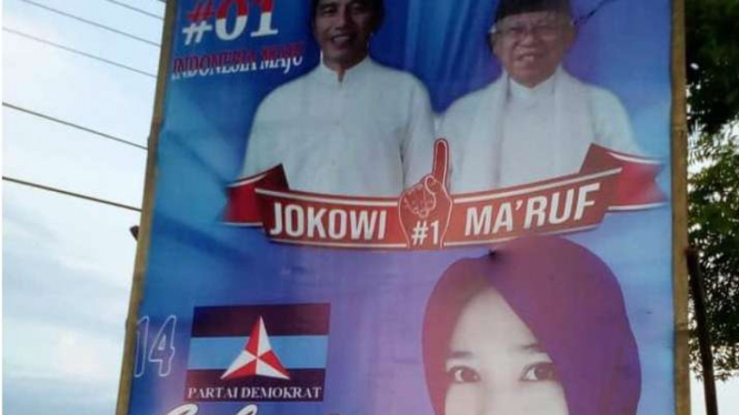 Caleg Demokrat pampang foto Jokowi-Ma'ruf di Baliho